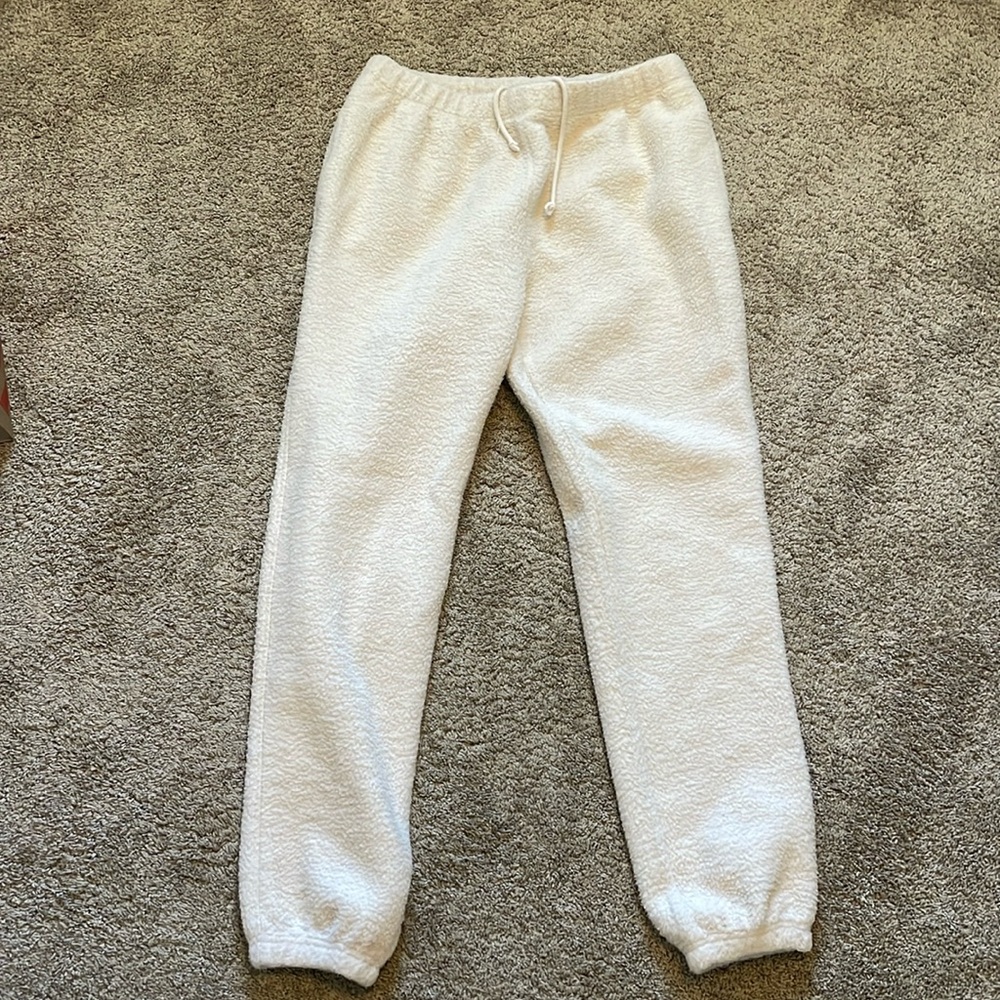 Good American Fuzzy Joggers